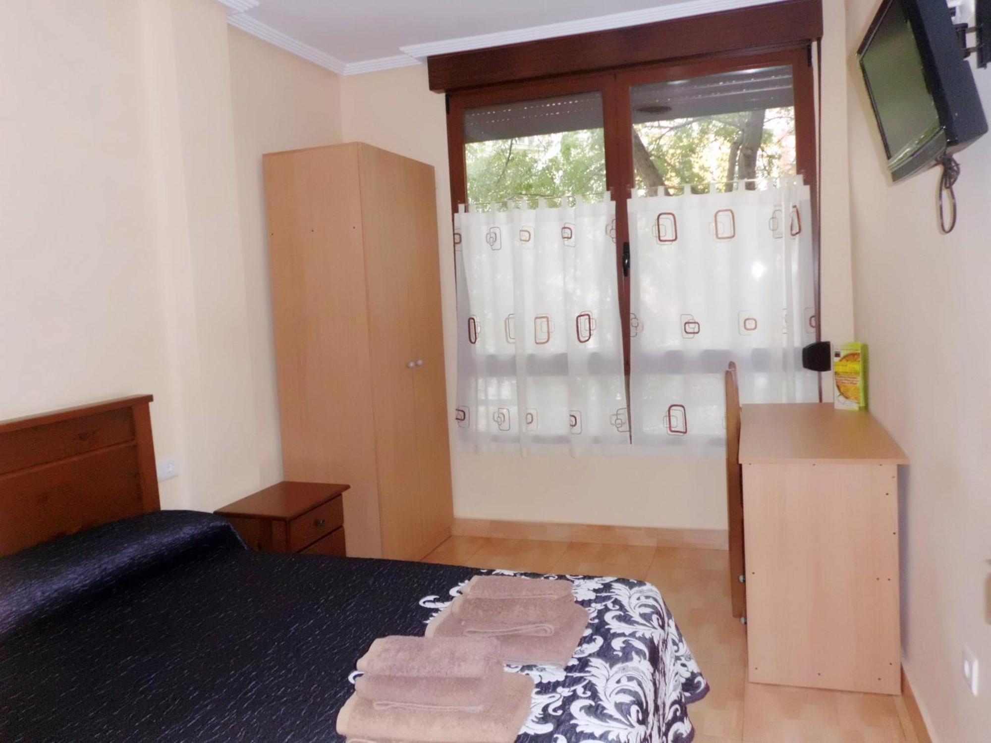 Hostal Abastos Валенсія Екстер'єр фото