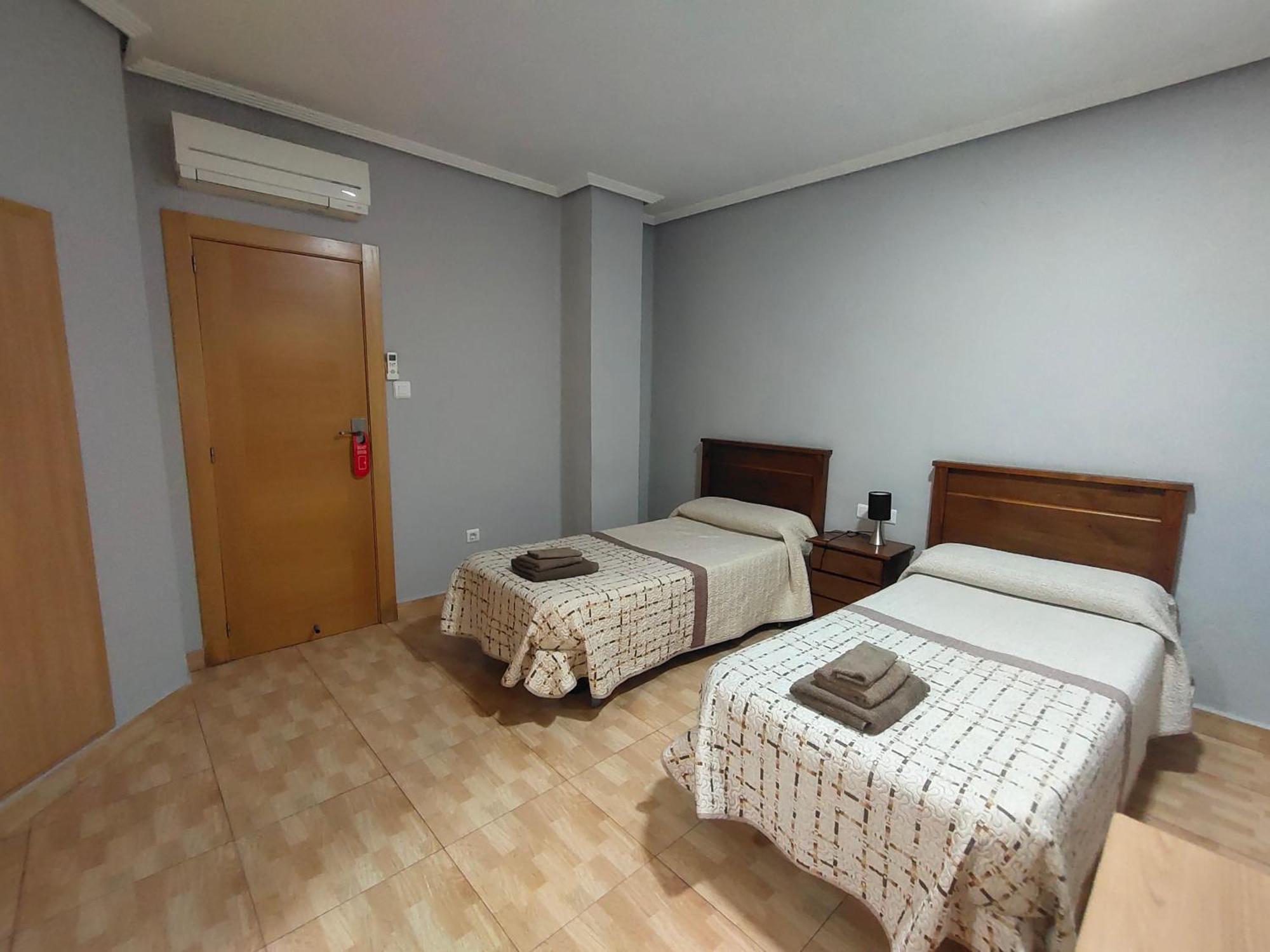 Hostal Abastos Валенсія Екстер'єр фото