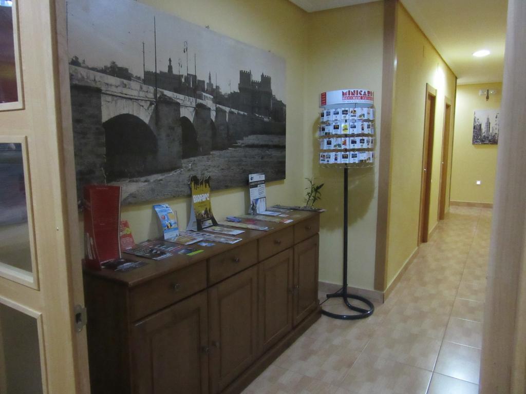 Hostal Abastos Валенсія Екстер'єр фото