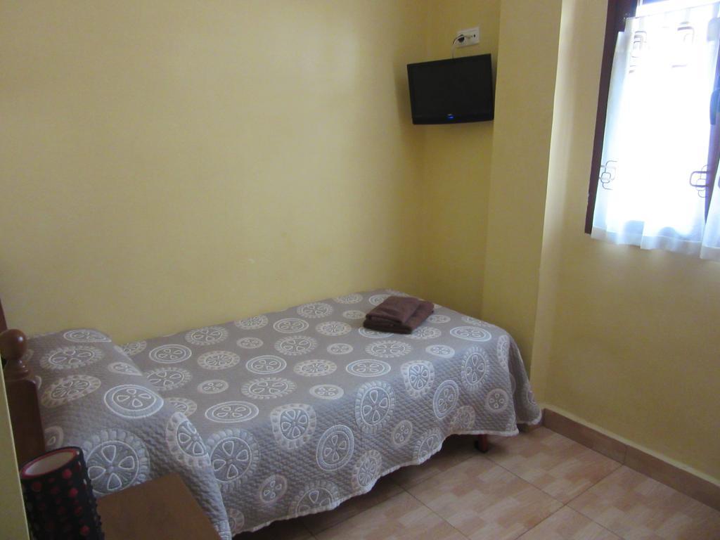 Hostal Abastos Валенсія Екстер'єр фото